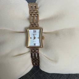 💛 Ladies 9K Gold Rotary Elite Watch

💛 Beautiful delicate ladies vintage watch with Mother of Pearl dial

❤️ I hope it goes to a good loving home and is appreciated and cared for, as it would make the most amazing gift to open on a special day.

💔Heartbreaking for me to sell, but I just don’t wear it 🥺

👎🏻 No offers please , as these will not be accepted. Asking price only.

💎 Please expect small signs of usage and wear and tear.
💎As many aspects as possible photographed as close up as possible for you to see the beautiful details and examine any wear and tear or scuffs and damage for yourself before buying.
💎Please examine all photos closely.
💎Multiple photos added showing all angles and taken at high resolution.
💎Please zoom in.
💎Item is sold as seen, as per photos and no returns.