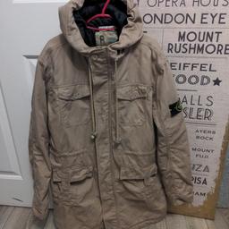 still be island mens thick coat 
please note this is a dupe 
it's in very good condition 
no rips or holes all button are in place
has inside pockets
