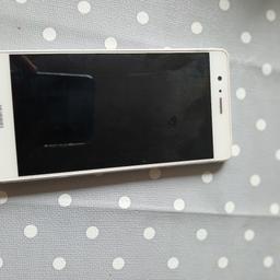 Huawei p9 lite 
Akku defekt 
Ladegerät fehlt