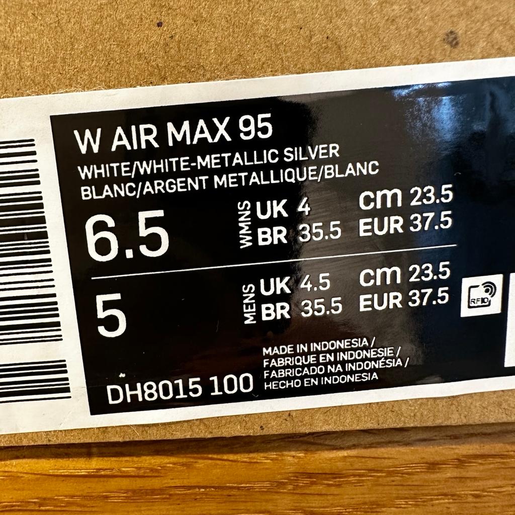 Verkauft werden Nike Air Max 95 Damenschuhe in weiß. Ungetragen und mit Originalbox

Abholer bevorzugt preis VHB
Privatverkauf Die Ware wird unter Ausschluss jeglicher Gewährleistung verkauft