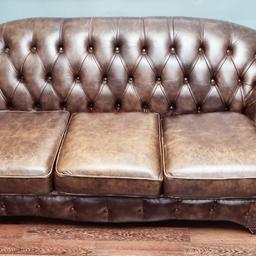 Brown leather Chesterfield sofa and chair 

Great condition 

Local delivery available