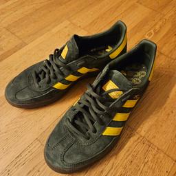 Herren Adidas Originals Handball Spezial College in der Größe 42 zu verkaufen.

Neuwertiger Zustand - wurden nie getragen!!!