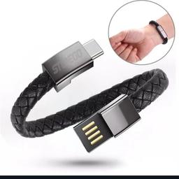 USB-C Ladekabel auf USB als Armband verarbeitet (siehe Bilder), auch ideal als Geschenk für leute die Ihr ladekabel vergessen. 
Laden & Datenaustausch möglich.