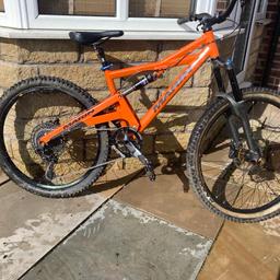 Mountain bike in good used condition usual scuffs as with all used bikes

Medium sized frame

27.5 wheels

1x12 sram nx gearing

Pace xc41 forks (not sure if carbon lowers)

Fox float r rear suspension

Hydraulic disc brakes

Does have a dropper post in but does not work missing some parts parts