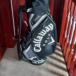 Callaway golf tour bag in very good condition. Buyer to collect or to arrange collection at their expense. I've put the approximate cost from Royal mail. Buyer to organise this themselves
