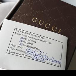 ORIGINAL GUCCI
Schöne hochwertige Damenarmbanduhr YA125412 (Mediummodell)

Mit 51 funkelnden Diamanten (insgesamt 1,01 Karat) besetzt

NEU und UNGETRAGEN !!
Nicht mehr zu bekommen

Mit Originalbox und abgebildeten Etiketten
Als Geschenk wunderbar geeignet

Die Innenseiten sind noch mit Schutzfolien versehen
Ungekürzt

Edelstahl Gehäuse
Saphirglas
51 echte Diamanten (insgesamt 1,01 Karat)
Zeitlos und elegant
Batterie inklusive

Mediummodell (32mm)