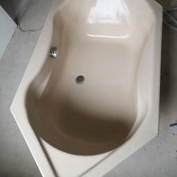Verkaufe Badewanne zur Selbstabholung
Abmessung: 190x90cm