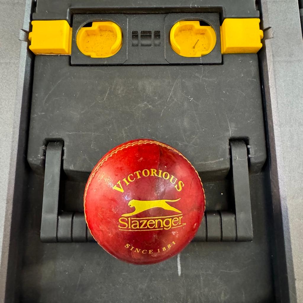 Slazenger victorious cricket ball