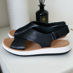 Clarks Women's Jemsa cross slide leather sandals in size Uk 7
Brand new.