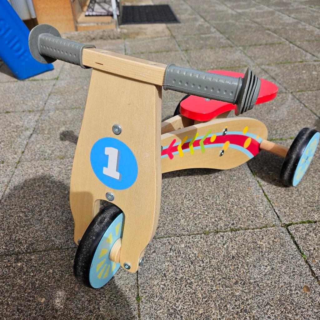 Hallo

Wir verkaufen unser Holzrad für Kleinkinder. minimale Gebrauchsspuren. Wurde wenig gefahren.
Liebe Grüße