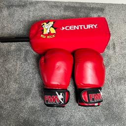 Kids Boxing Gloves & pad stick, good condition.