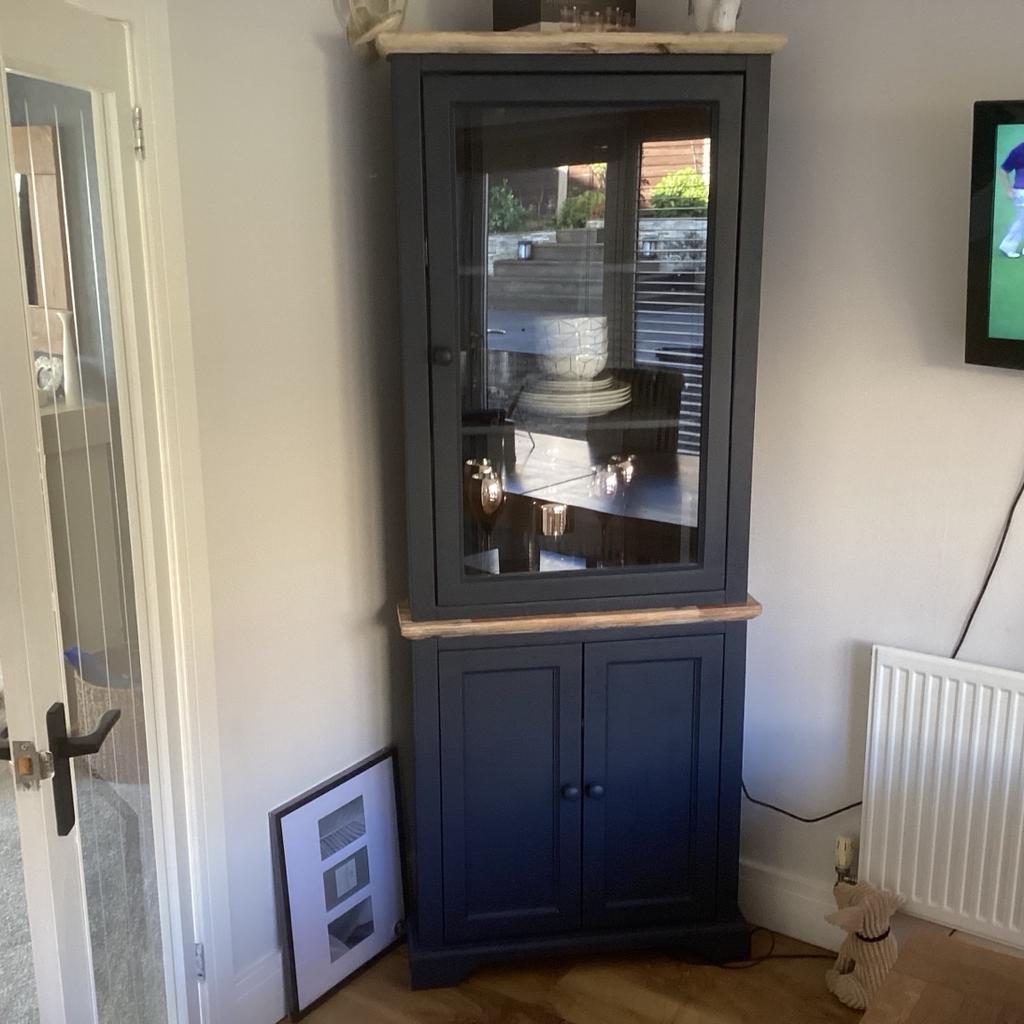 Dining room / kitchen navy blue display cabinet and matching console table
Display cabinet original cost £499
Console table £199
Will sell individually cabinet £240 console table £100

If both items purchased together will sell for £280

Collection only