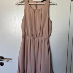 Schlichtes rosanes Kleid von Primark. 

Versandkosten trägt der Käufer.
Privatverkauf ohne Gewährleistung und Rücknahme.