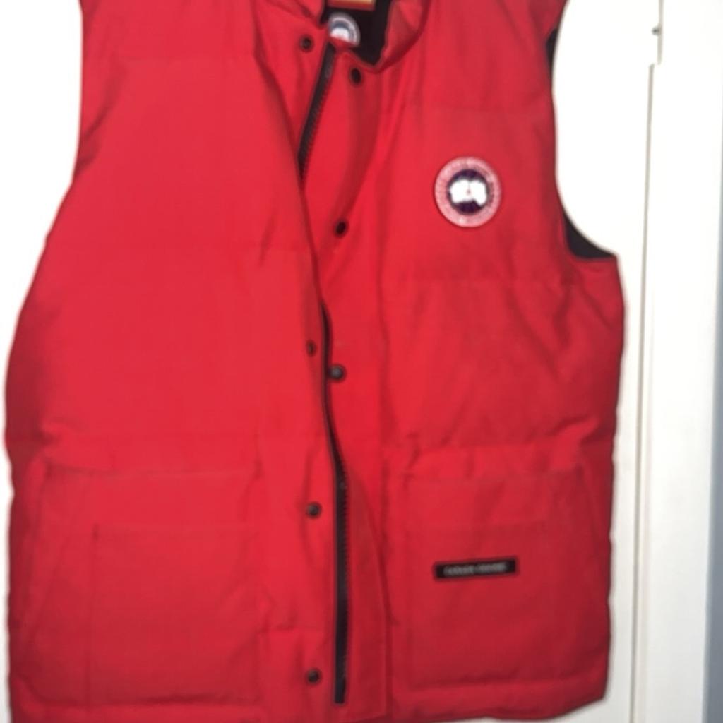 Canada Goose Gilet has been wore a few times it’s like new
