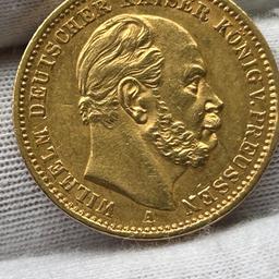 Kaiserreich 20 Mark Wilhelm I 1871 Goldmünze.


Die erste Goldmünze des deutschen Kaiserreichs und einzigste Kaiserreich Goldmünze des Jahres 1871.



Privatverkauf keine Rücknahme die Fotos sind Bestandteil des Angebotes