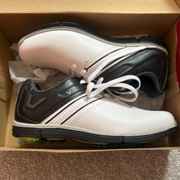 Brand new golf shoes, size 8 still with tags on