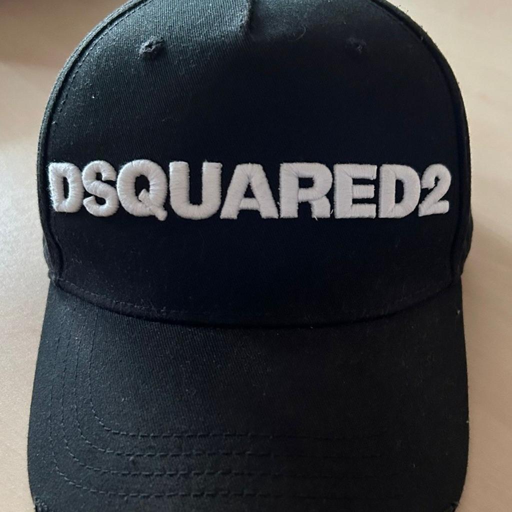 Neue Kappe von Desquared
war ein Geschenk, wurde jedoch nie getragen
Neupreis 150,00