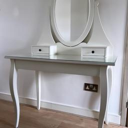There’s plenty of space for make-up and jewellery in the two small drawers and in the larger drawer hidden underneath the dressing table.

You don’t need to worry about stains, as the durable glass table top is easy to wipe clean.

Width: 100cm
Depth: 50cm
Height: 159cm
Location for collection can be discussed. 