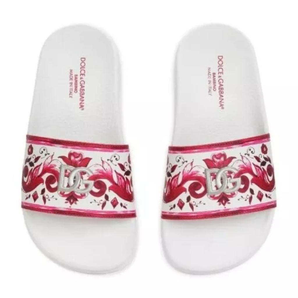 Dolce & Gabbana Pool Sliders Majolica print.

Size UK 10 (EU 27/28).

New with tags, zip lock bag and care cards.