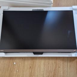 Had this gem coming in couple of days ago, 27" BENQ 4k UHD HDR monitor, only 60hz, but will be perfect for professional video and photo editing, movies and games (not fps games). This monitor is an ex display and is in perfect condition, no dead pixels, but the stand is missing, i could throw in monitor arm for extra 15.