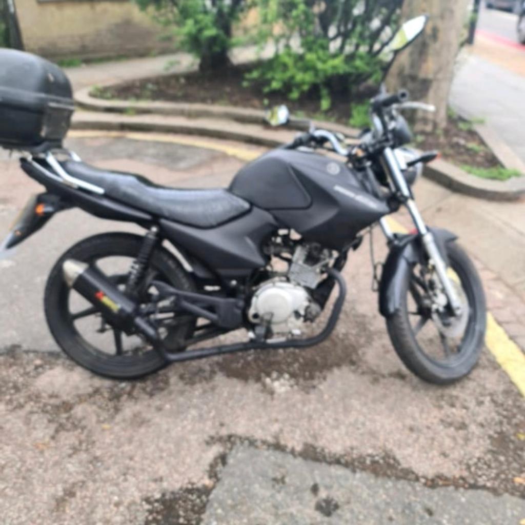 Awesome first bike, super special Akrapovic exhaust, one of a kind bike well maintained. Tax Mot until April 2025 (now includes kick start) -07848293491 Aer