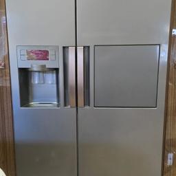 Samsung American Fridge Freezer style with water dispenser and ice maker
Excellent condition perfect working
Buyer to Collect