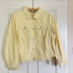 BNWT Roman Lemon Yellow Denim Ladies Casual Short Jacket 100% Cotton Size 16 
-/+20.5” flat lay one side chest
-/+23” flat lay top to bottom 
 
Ask me for Buy It Now! 
Send Me Offers!

Item is in new condition was unwanted gift refer to photos. Sold as seen basis! Smoke and Pet free home. 

Clearing family stash, unwanted gifts and from my shopaholic days on Multiple platforms so First Pay First Served Basis! YES to Reasonable Offers! NO reservations/returns/combined shipping/meet-ups/swaps! Confirmation of order IS NOT confirmation of sale until FULL payment is received. Using recycled packaging.

Upgrade to pay extra for track and signed postage otherwise it's sent using Royal Mail 2nd class standard delivery. Not responsible for missing parcel. No refund once item is posted! Proof of postage receipt is available on request. Scammers’ll be reported to online fraudulent agency. 

#datenight #denim #lemon #roman #yellow