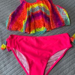 Girls bikini set
£3 each 

5 years x 1 
13 years x 1

Post £3.70 up to 2kg 
Collection ls20