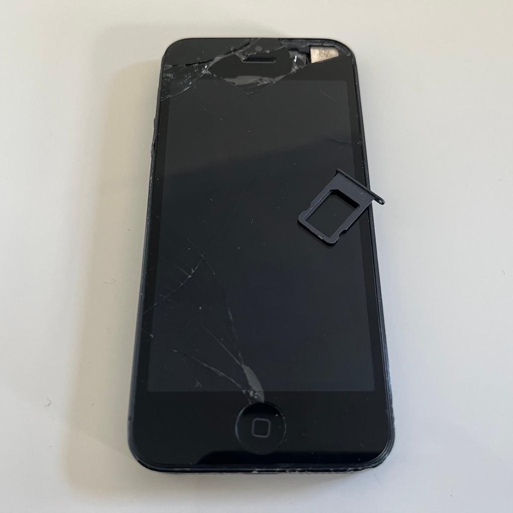 iPhone 5 faulty
Black
Bought in a job lot
Screen is cracked and lcd has a bleed so can only see part of the screen light up
Back glass is in good condition
Frame of the phone is in okay condition
Due to the screen not fully working the phone hasn’t be tested any further and history of the phone is unknown
iMei number doesn’t appear on the sim tray so can’t tell you much about history of the phone
Ideal for parts
No offers