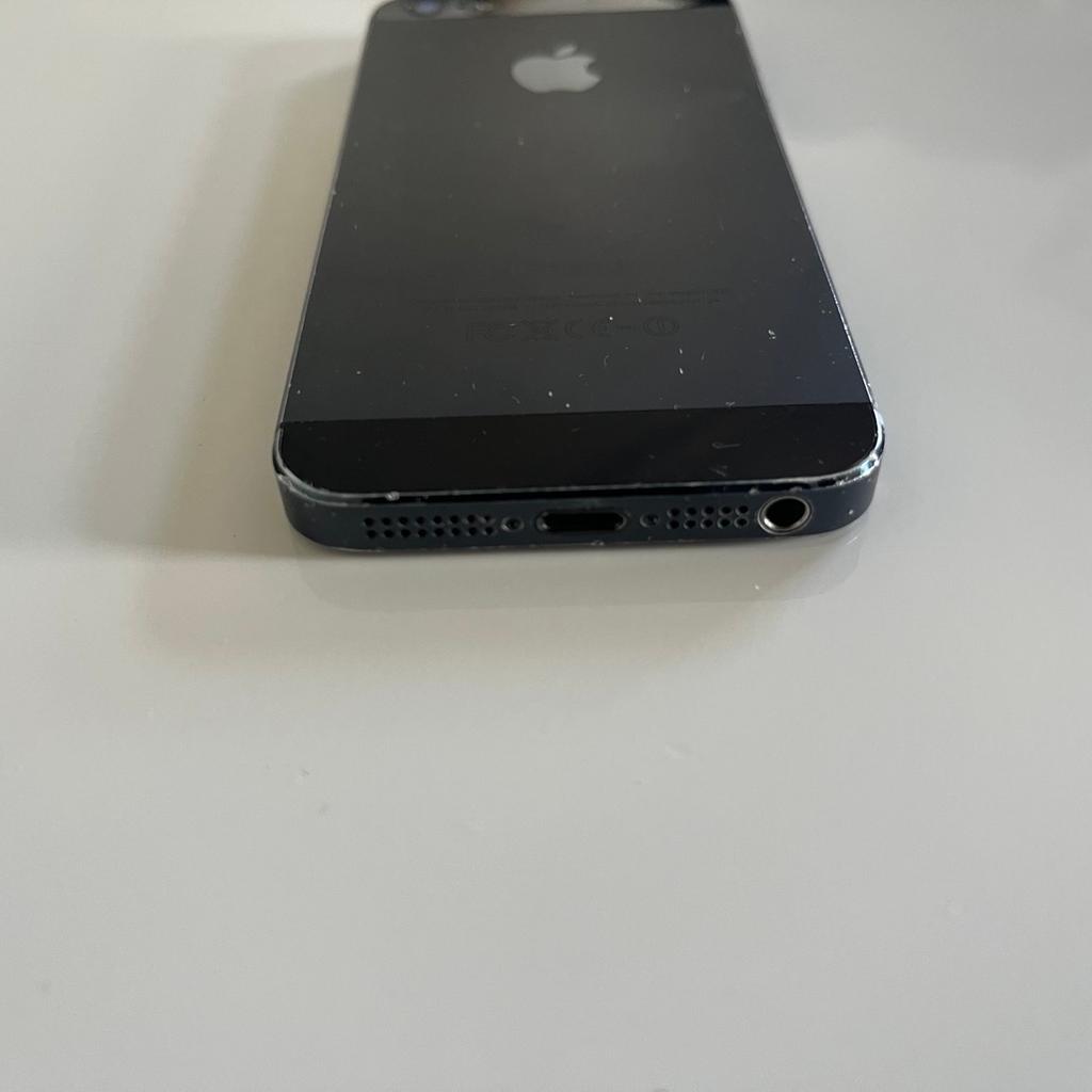 iPhone 5 faulty
Black
Bought in a job lot
Screen is cracked and lcd has a bleed so can only see part of the screen light up
Back glass is in good condition
Frame of the phone is in okay condition
Due to the screen not fully working the phone hasn’t be tested any further and history of the phone is unknown
iMei number doesn’t appear on the sim tray so can’t tell you much about history of the phone
Ideal for parts
No offers