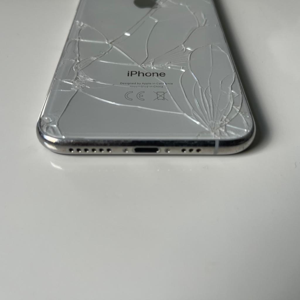 iPhone XS faulty
White
Bought in a job lot
Screen is cracked and lcd has a bleed so can only see had of screen (touch still works)
Back glass is also cracked (see photos)
Frame of the phone is in okay condition
iPhone is stuck on ‘iPhone Unavailable’ screen, unknown history and untested any further
iMei number on sim tray: 357222097815103
Ideal for parts
No offers