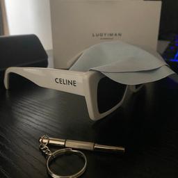 Celine sunglasses pearly white
Box & case included with full packaging
Fast shipping ⚡️