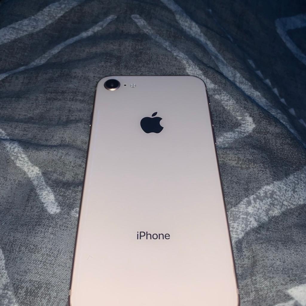 iphone 8 for sale!
64gb iphone storage
100% battery health *original battery*
no scratches
always been in a case
has a glass screen protector on
comes with case and charger
collection or delivery
can negotiate price
message me if interested
thanks!