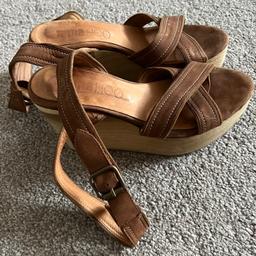 Hi ladies welcome all to this gorgeous looking style Italian made Mina Hoo Leather Wooden Wedge Heeled Sandals Size Uk 3 Eur 36 in perfect condition thanks