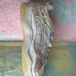 Brand new genuine vans trainers
Metallic multi colour pattern 
Size 7 
Collection only from new ferry