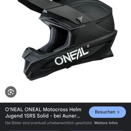 Verkaufe Oneal Motor Cross Helm die Schraube oben für das Vesier ist leider verschwunden beim Fahren😂 aber mann merkt es kaum beim fahren. Verkauft wird mit dazu eine Oneal Brille. leider habe ich grad kein Original Foto aber auf wunsch wird ein foto gemacht bin derzeit leider nicht zuhause aber würde mich bemühe das ich eine foto vom original mache😊