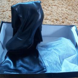 ▪︎ Tilly London Black Leather High Heels In Womens Size 3 In New Condition £50 Cash 💸 Payment Prefered
▪︎ Collect From Beaumont Leys Leicester
