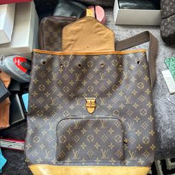 Charity bag / this was donated to charity and I try to help to get sold some items please will be collected only 