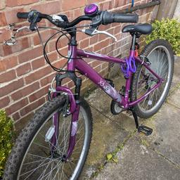 jewel the make of the bike is and it's a womens bike with a couple scratches at front of it but hardly used £50 pick up only