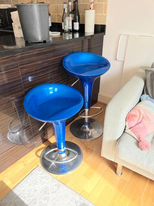 Buy & Sell West London Shepherd`s Bush - West London - Photos for Rotating stool