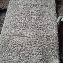 A beautiful and good quality hessian backed Ivory Shaggy style Rug from Dunelm. Measures 100 x 240cm. Very good condition £25
Collection from Halesowen B63 
Please don't ask me to hold as too many no-shows