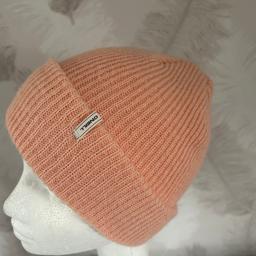 O’Neill Dolomite Beanie is versatile and practical. Wear it folded and unfolded to suit your look and mood. 
Its double-layer construction and fine knit provide warmth for colder-climate adventures.
Hardly worn, in good clean condition 
Adults 
Retail price £16:99
( has been washed) 
Listed on multiple sites 
From a smoke free pet free home