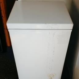 Currys chest freezer,all cleaned, good working,front has few scratches,from smoke and petfree home,selling because moving and new property has fitted ones already,height 85cm width 54cm depth 55cm,delivery can be available for extra cost