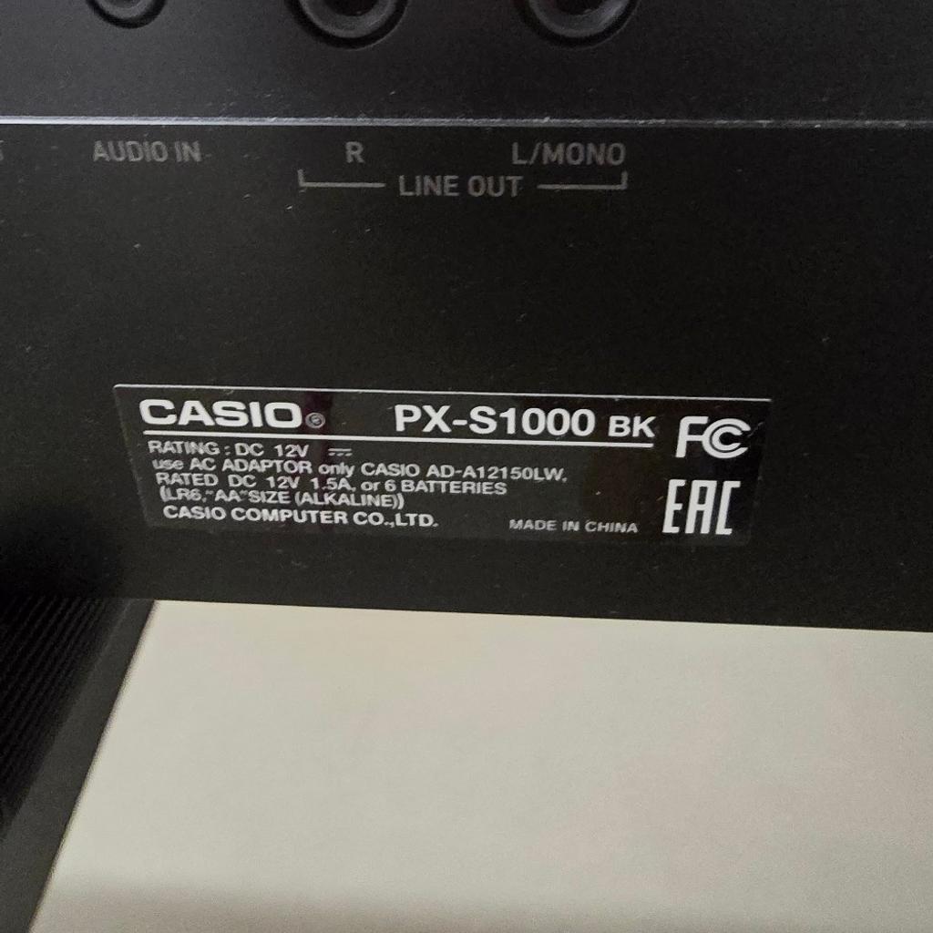 Verkaufe ein Keyboard von Casio Privia PX-S1100BK
Mein Sohn hat damit vielleicht 3 mal gespielt seit dem steht es nur rum
Dabei sind ein Hocker(Gebrauchsspuren am Foto ersichtlich) und der Keyboardständer.
Anleitung hab ich leider nicht mehr, aber ist online aufrufbar. Rechnung und OVP hab ich leider auch keine, da es ein Geschenk war. Besichtigung jederzeit möglich. Kein Versand