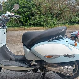 aprillia habana  125cc automatic scooter I have 2 keys full v5 log book in hand and it has mot until  September. I have hand books  and some other paper work .the bike runs rides good everything works as it should and has no cracks to the panels ready to ride away selling at £450 cash on collection from coventry. silly offers will be ignored.