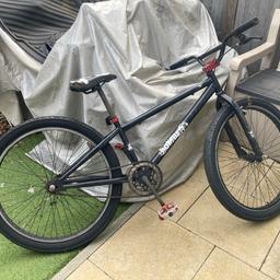 • Single speed
• 26” wheels/tyres
• Only 1 brake (Front)
• Rides smoothly and fast