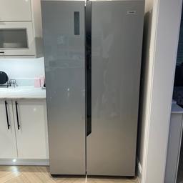 American make fridge master 
fridge freezer 
90cm
Wide good working condition 3 years old colour silver/ Grey tiny dent on the front but not noticeable pick up only L14
