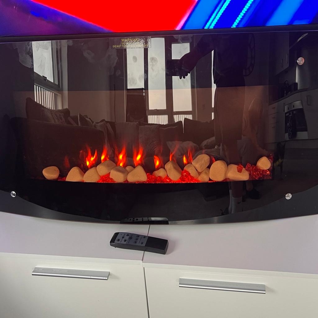 Electric LED wall hung fire Remote control will switch between heat or fire image or both.
Fully functional

Works perfectly no time wasters

LDBL2000A-DD5R (1600-1900W)