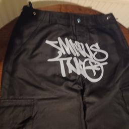 Men's minus two cargo joggers
Black and grey
Size Medium
Brand new
Never been worn
Same day postage