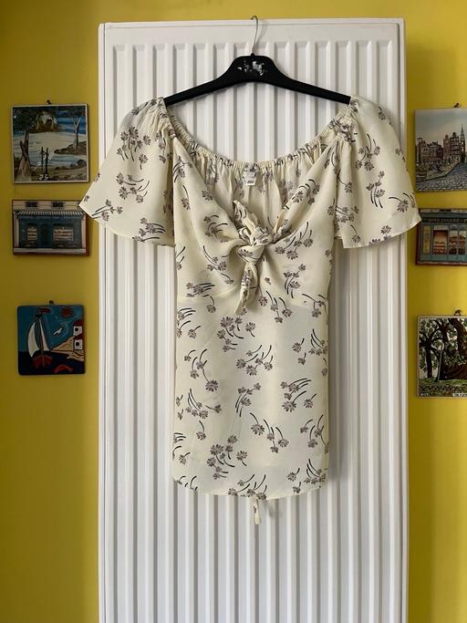 Buy & Sell Wiltshire Swindon - Photos for Size 8 river island blouse